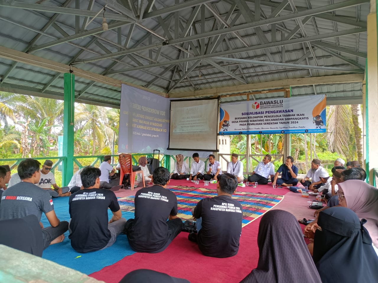 Sosialisasi Pengawasan Pilkada Kelompok Tambak Ikan Desa Pinang Sebatang