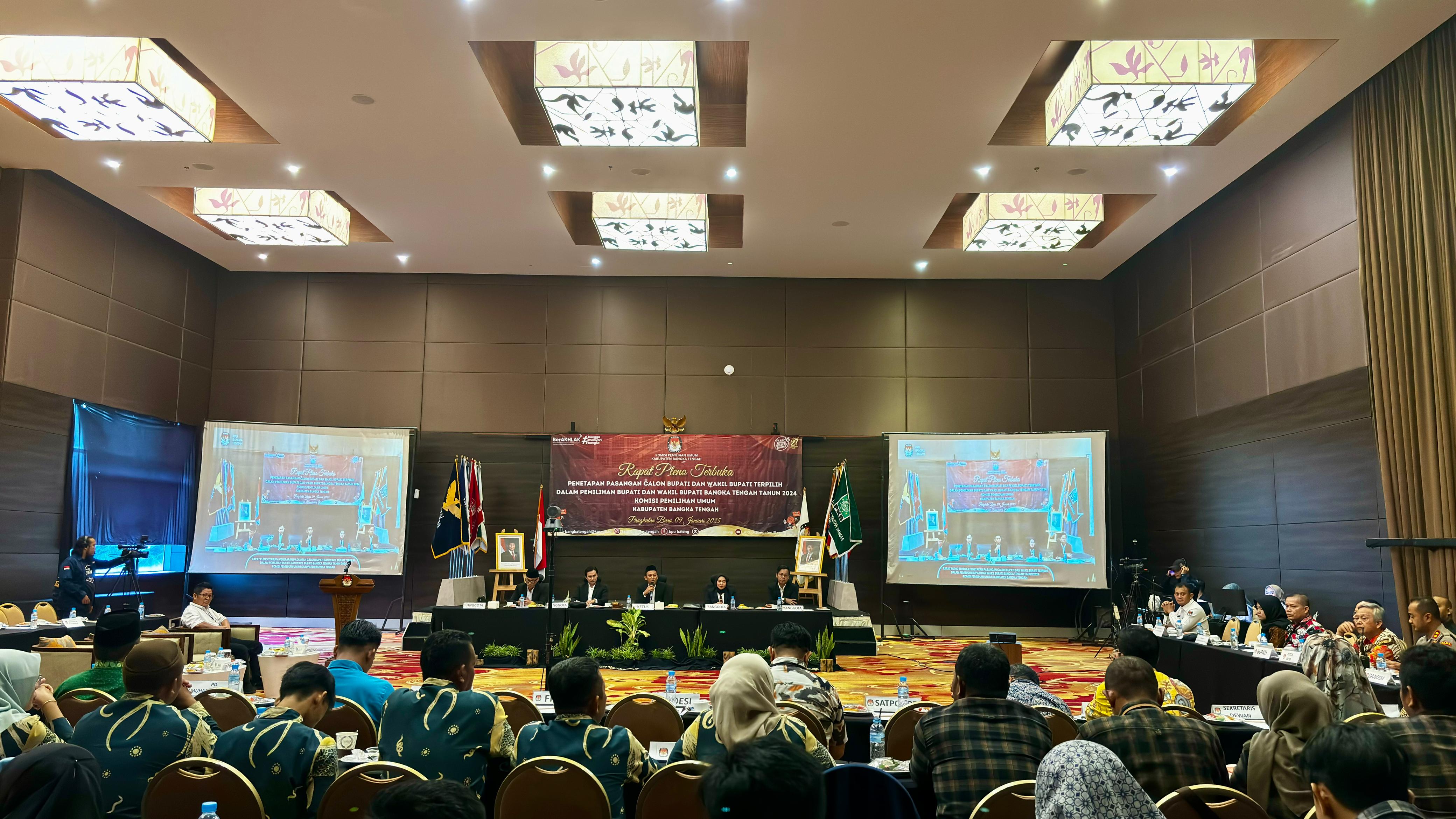 Bawaslu Bangka Tengah terima Berita Acara Keputusan KPU Bangka Tengah terkait Penetapan Calon Bupati dan Wakil Bupati Terpilih pada Pilkada Serentak Tahun 2024