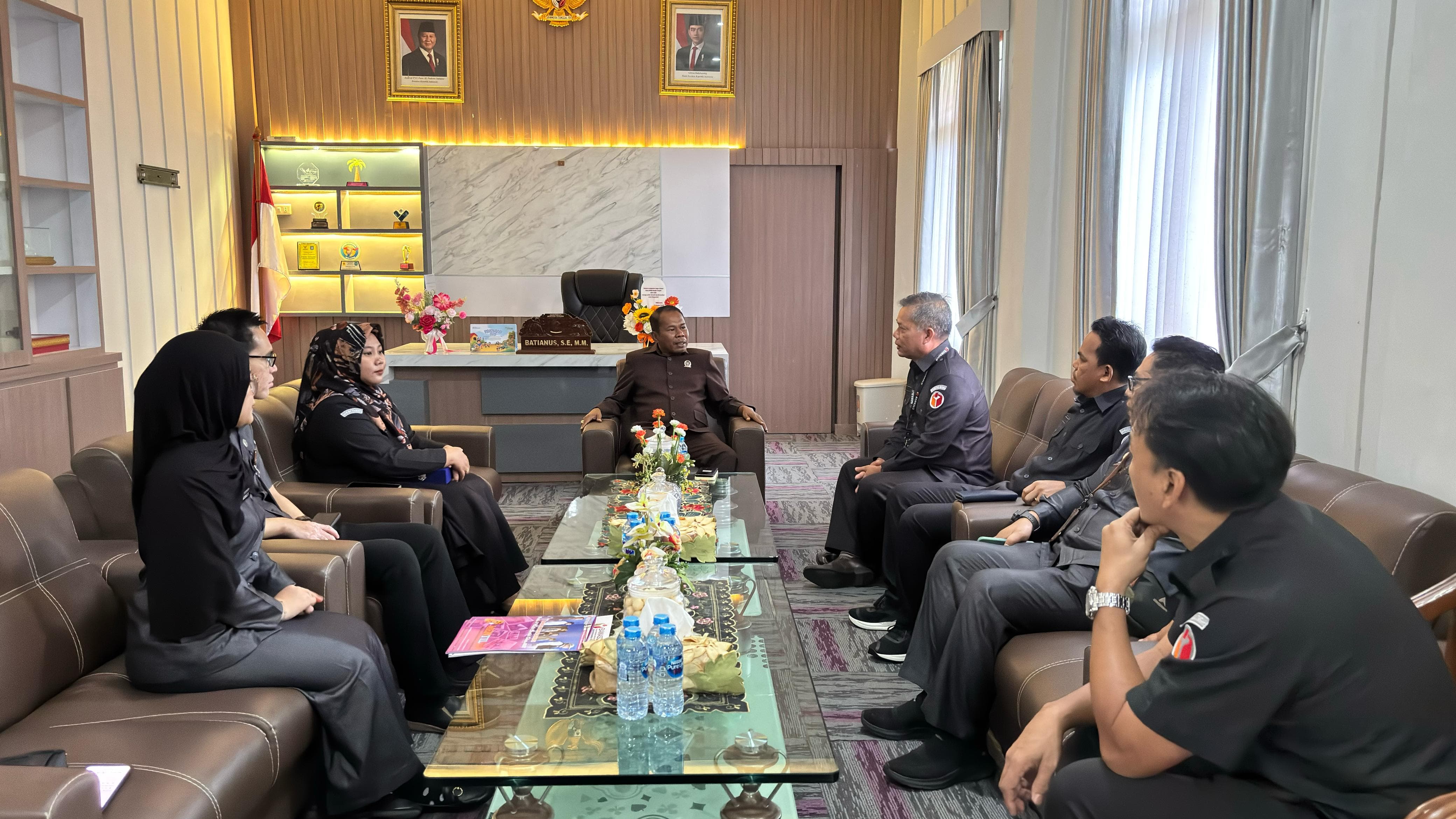 Audiensi Bawaslu Bateng dengan Ketua DPRD Bateng