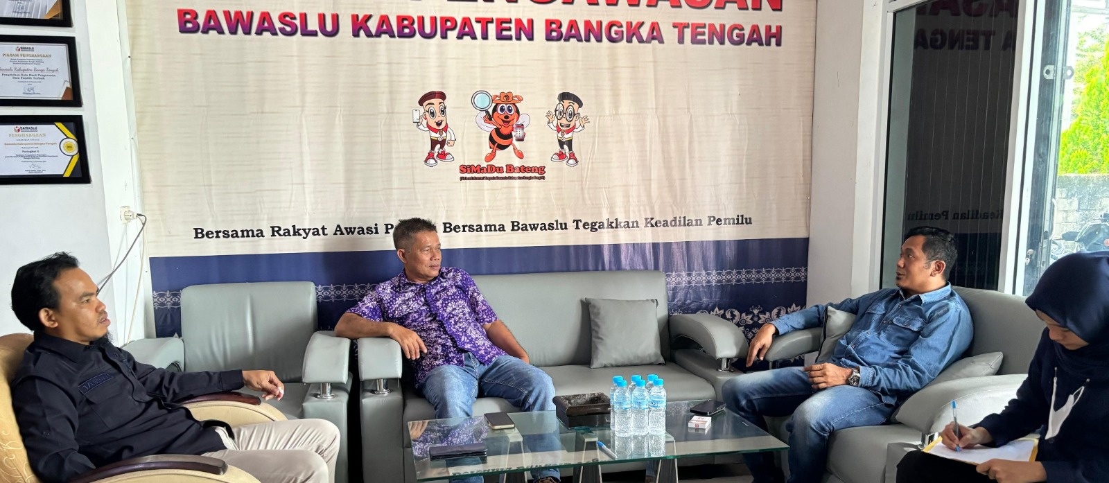 Supervisi pengisian SAQ Monev Keterbukaan Informasi Publik