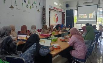 Rapat Pengelolaan Dana Hibah Bersama Panwascam